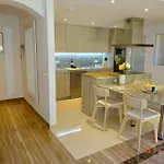 アパート Gorgeous Located In Elviria マルベーリャ