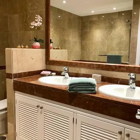 Gorgeous Located In Elviria Apartment *