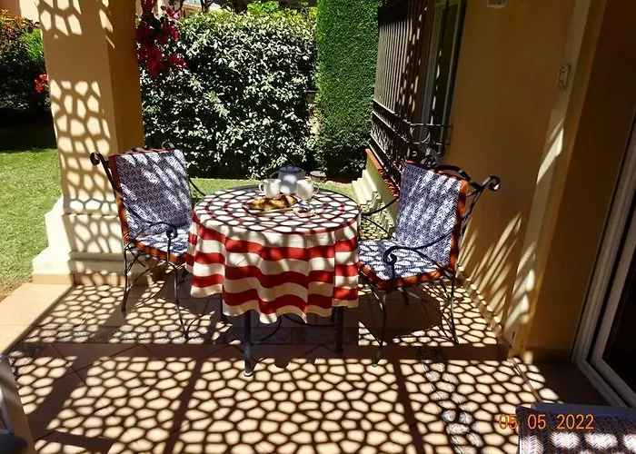 Gorgeous Located In Elviria Apartmán