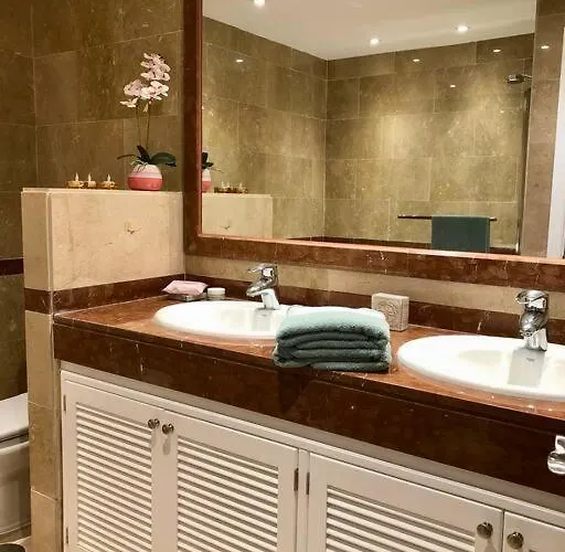 Gorgeous Located In Elviria شقة *